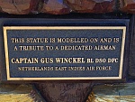 Statue Gus Plaque