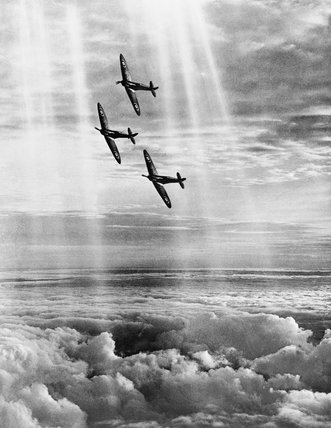 Three Supermarine Spitfire Mk I of 19 Squadron
Brilliant photo, credit to IWM