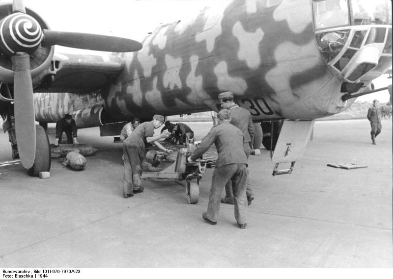 Name:  Bundesarchiv_Bild_101I-676-7970A-23,_Flugzeug_Heinkel_He_177.jpg
Views: 1115
Size:  53.2 KB