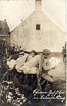 "Unser kameradschaftlich Feuerstellung in Flandern 6.4.1918" 
 
Our comradely firing position ...