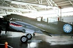 P 40 Museum Photo Warhawk - hangar