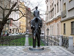 Click image for larger version. 

Name:	top_10_most_bizarre_statues_in_the_world_Franz_Kafka_Statue_Prague.jpg 
Views:	24 
Size:	247.6 KB 
ID:	194706