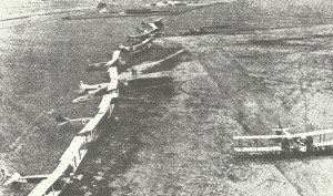 Name:  Gotha-bomber-vor-start.jpg
Views: 1317
Size:  22.9 KB